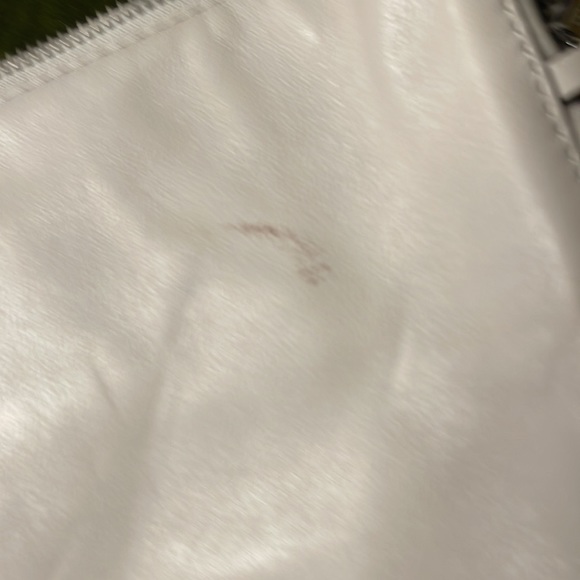 Michael Kors White Leather Piper Large Shoulder Bag - Picture 3 of 8